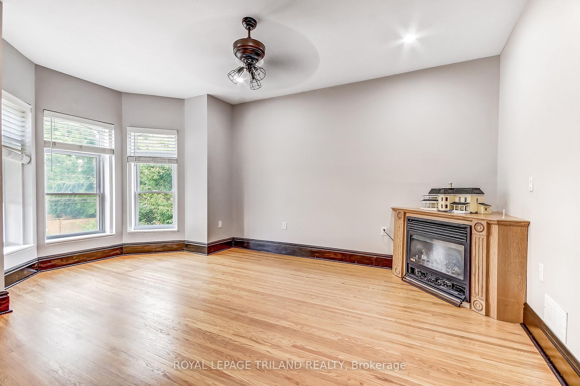 Photo 4 of Unit 33 1/2, 33 1/2 St George Street, St. Thomas — HOMEH