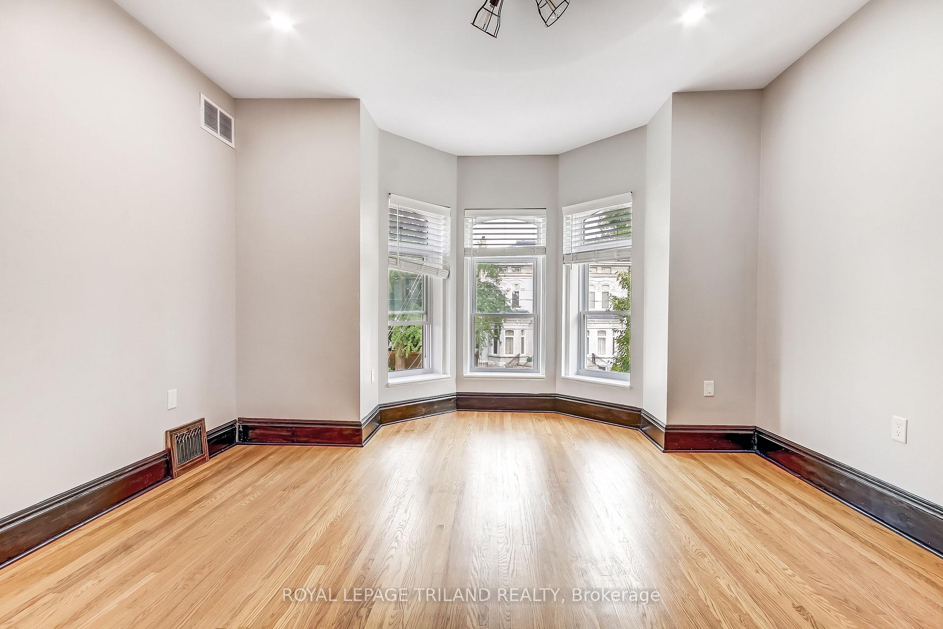Photo 5 of Unit 33 1/2, 33 1/2 St George Street, St. Thomas — HOMEH