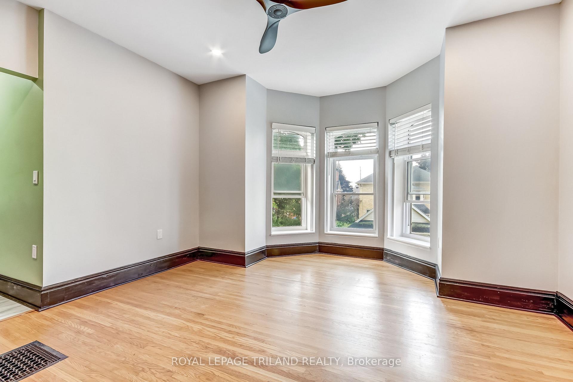 Photo 7 of Unit 33 1/2, 33 1/2 St George Street, St. Thomas — HOMEH