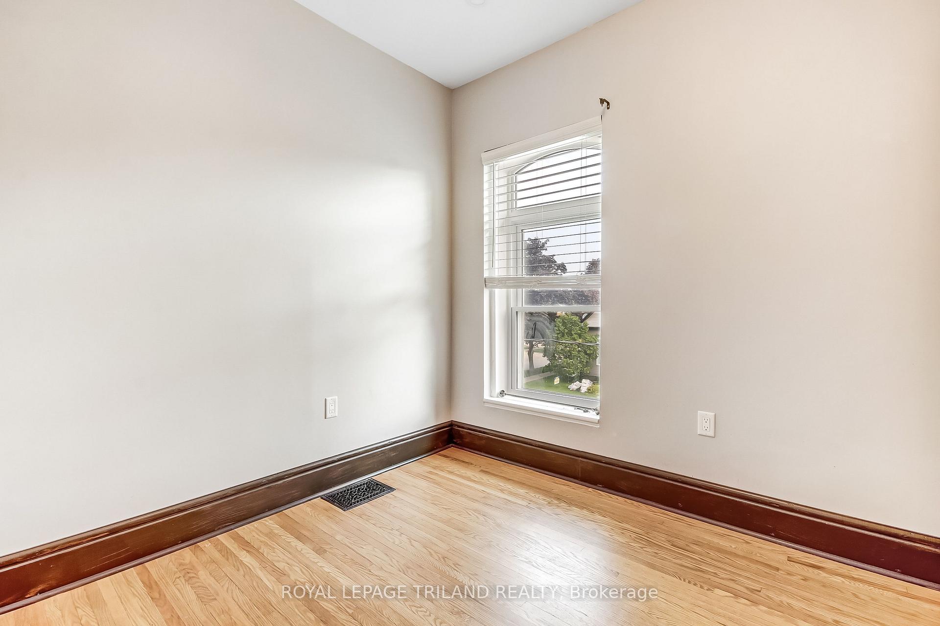 Photo 12 of Unit 33 1/2, 33 1/2 St George Street, St. Thomas — HOMEH