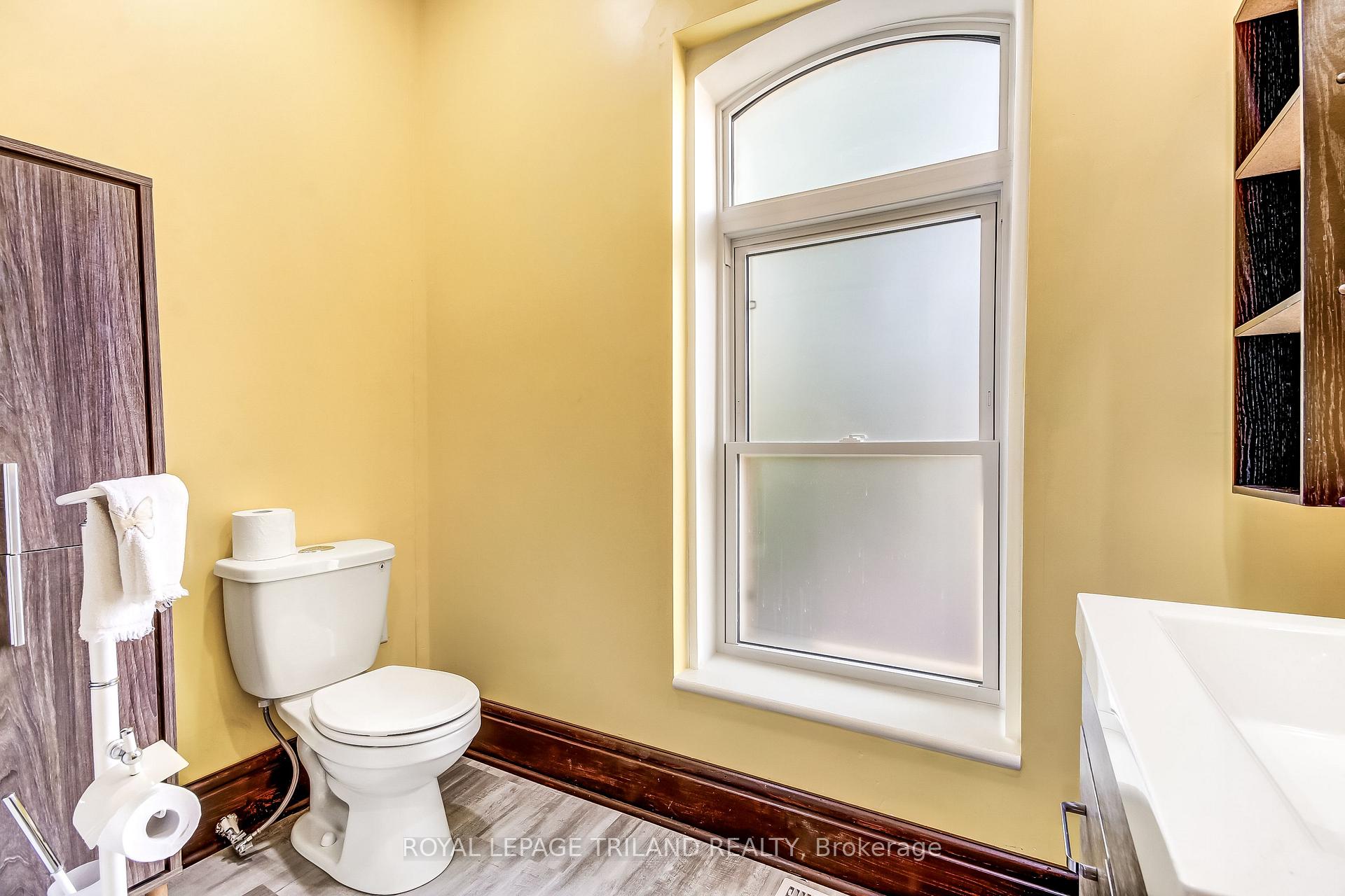 Photo 13 of Unit 33 1/2, 33 1/2 St George Street, St. Thomas — HOMEH