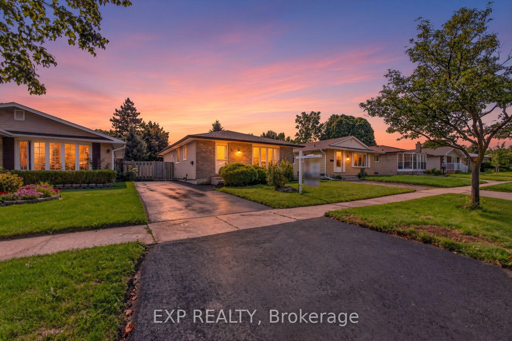 Photo 2 of 51 Appalachian Crescent, Kitchener, Alpine — HOMEH