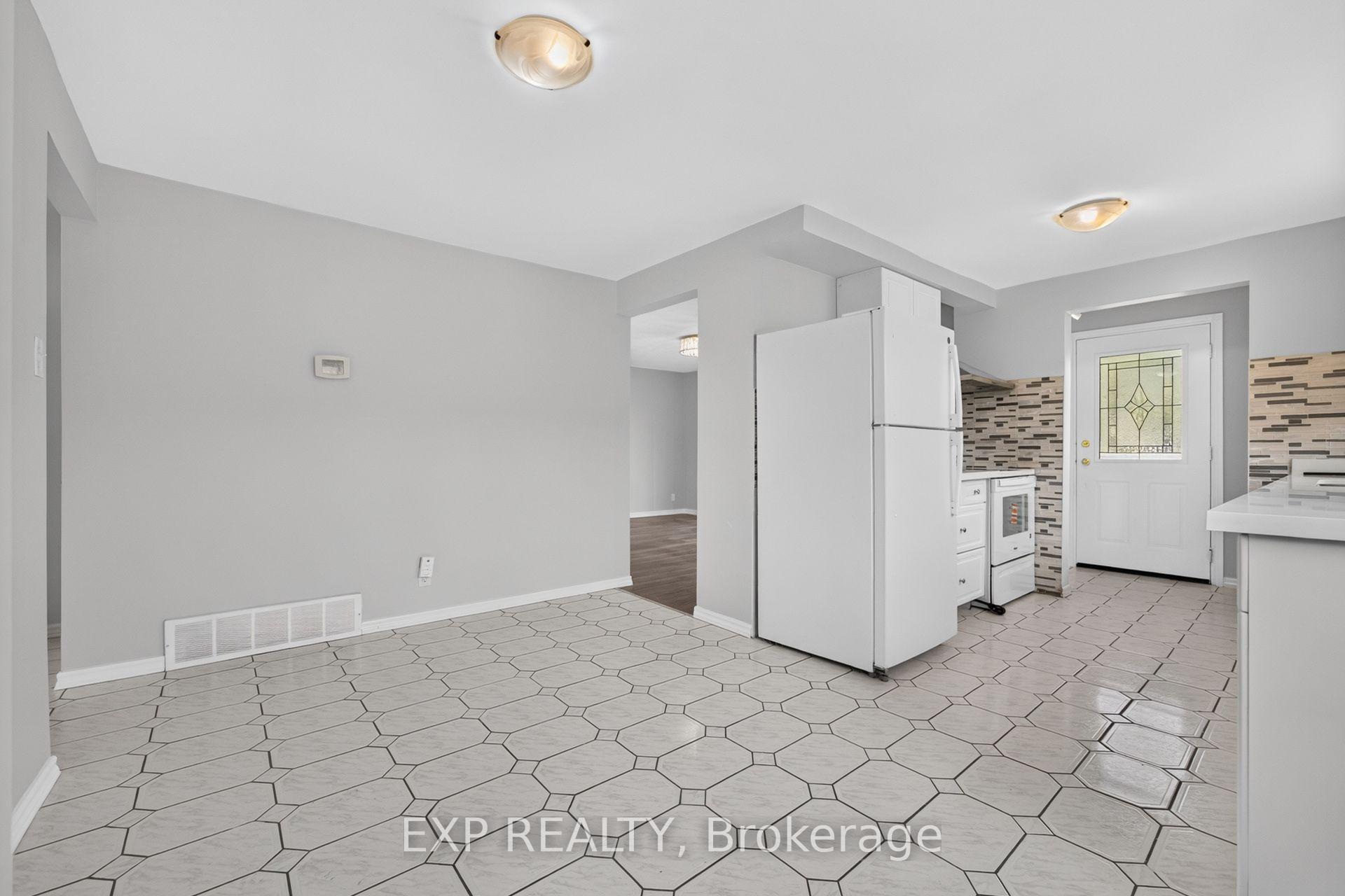 Photo 6 of 51 Appalachian Crescent, Kitchener, Alpine — HOMEH