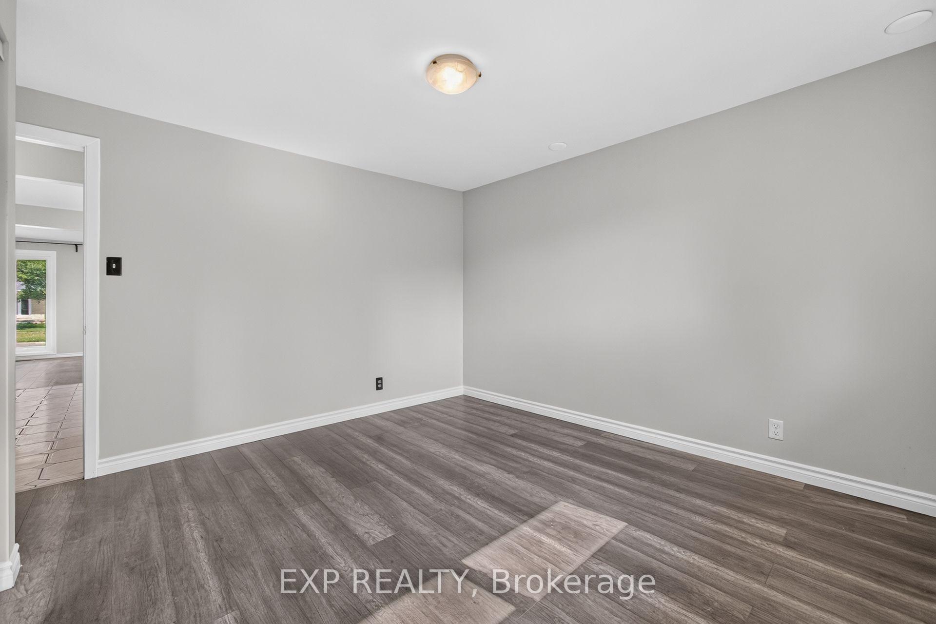 Photo 20 of 51 Appalachian Crescent, Kitchener, Alpine — HOMEH