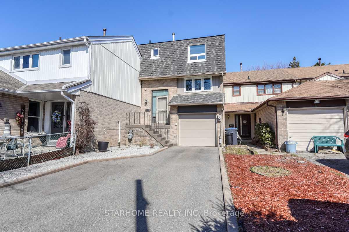 Photo 2 of 8 Amberwood Square, Brampton, Heart Lake West — HOMEH