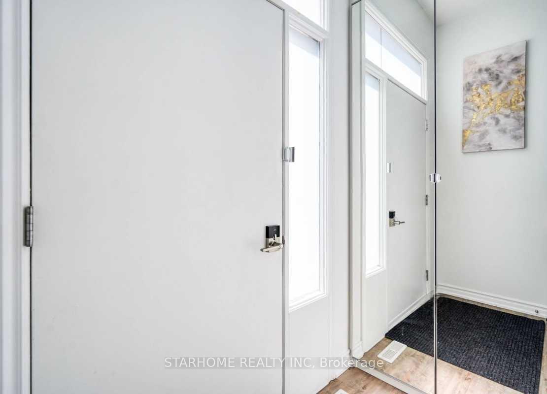 Photo 4 of 8 Amberwood Square, Brampton, Heart Lake West — HOMEH