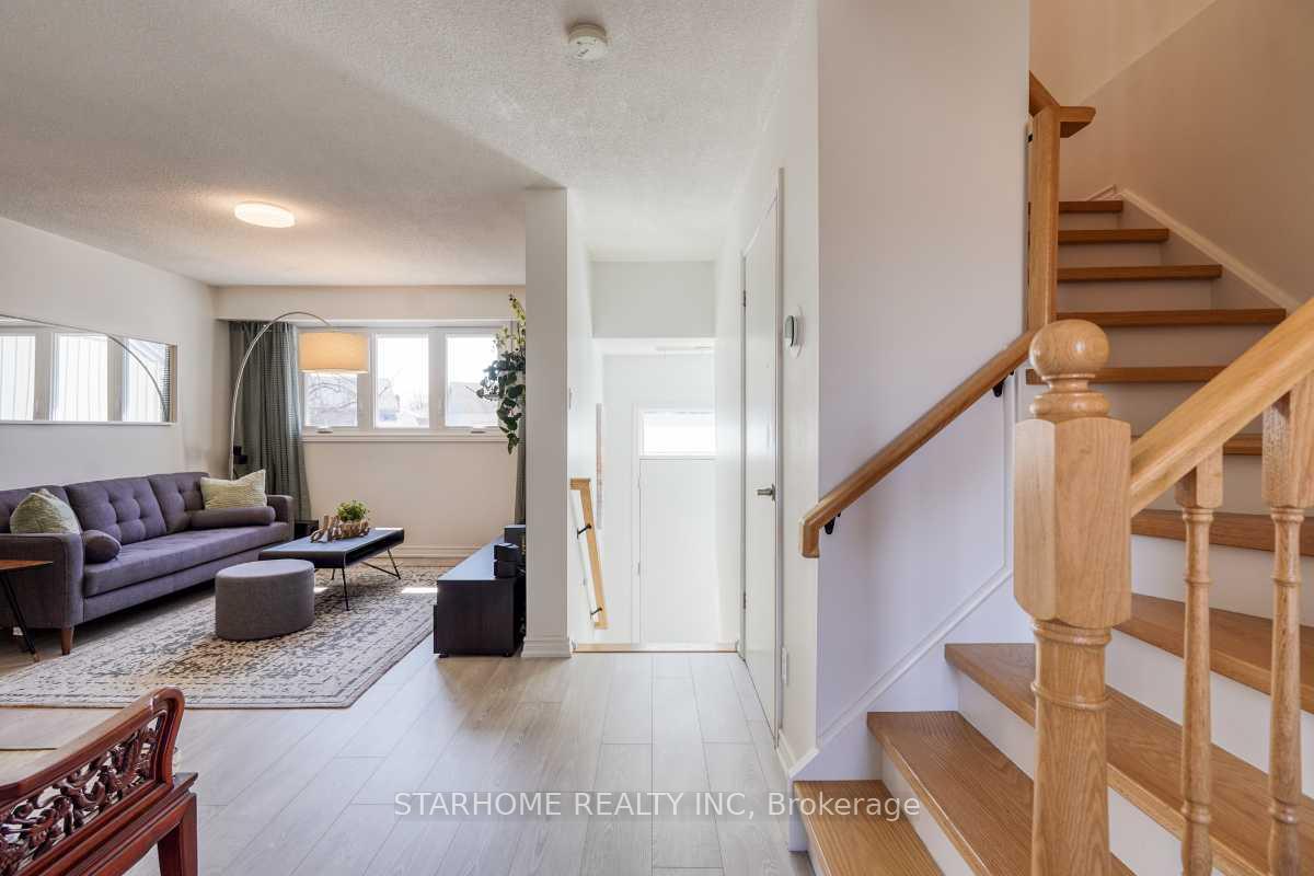 Photo 6 of 8 Amberwood Square, Brampton, Heart Lake West — HOMEH