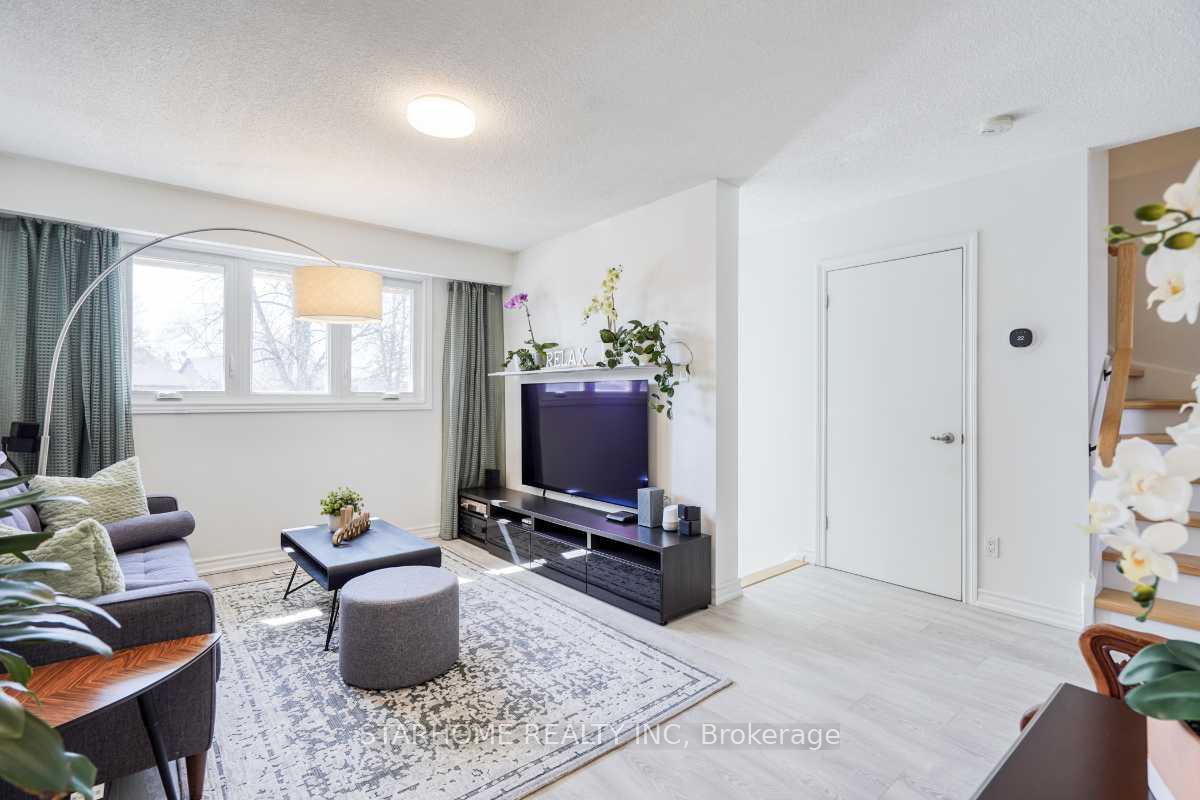 Photo 9 of 8 Amberwood Square, Brampton, Heart Lake West — HOMEH