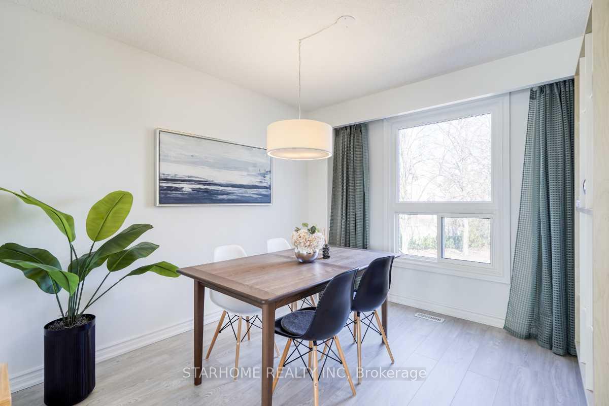 Photo 11 of 8 Amberwood Square, Brampton, Heart Lake West — HOMEH