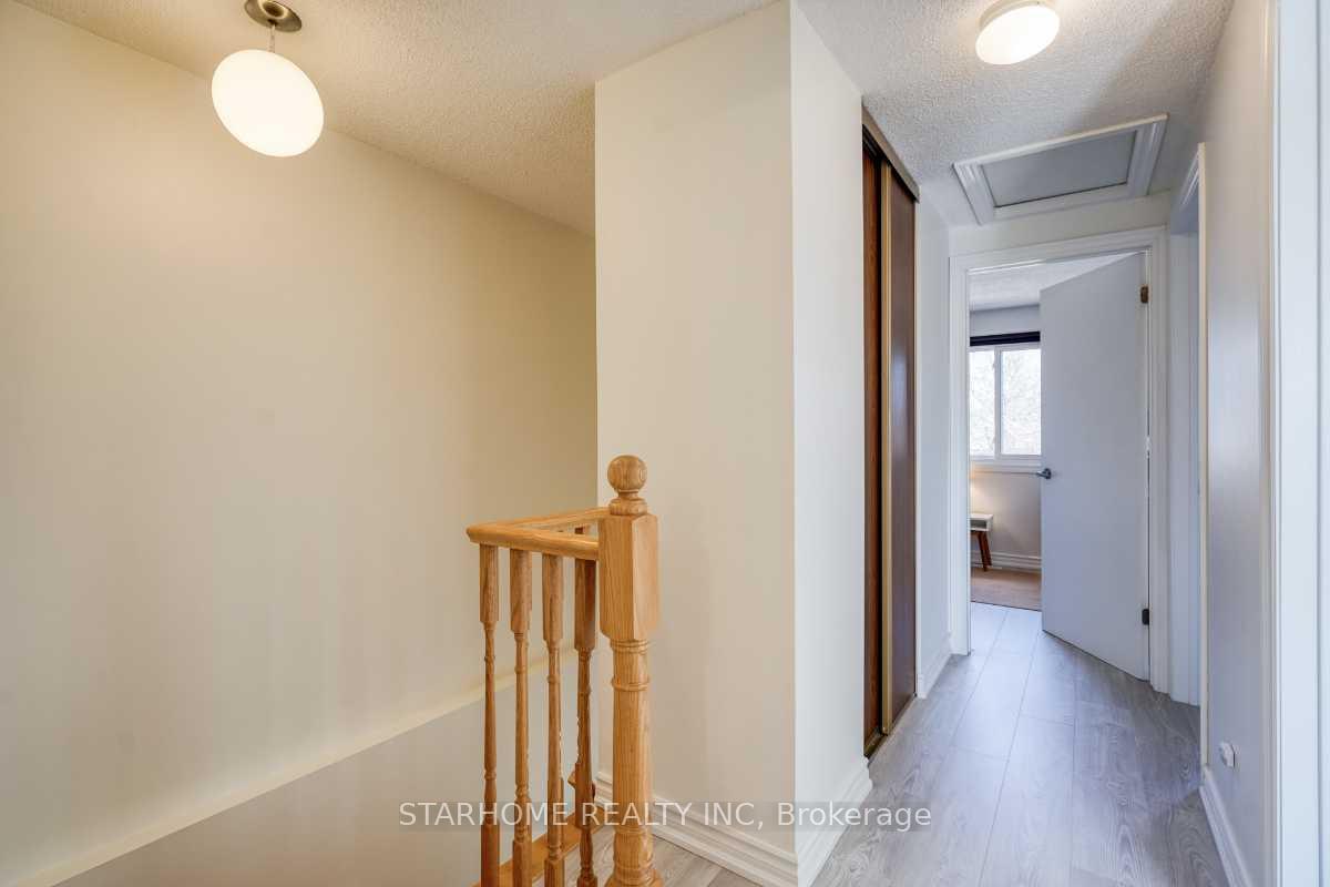 Photo 17 of 8 Amberwood Square, Brampton, Heart Lake West — HOMEH