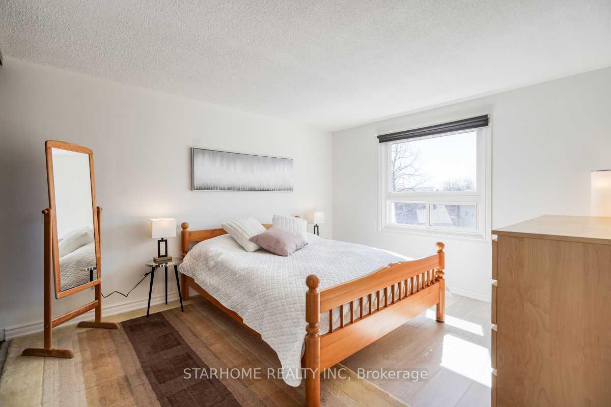 Photo 18 of 8 Amberwood Square, Brampton, Heart Lake West — HOMEH