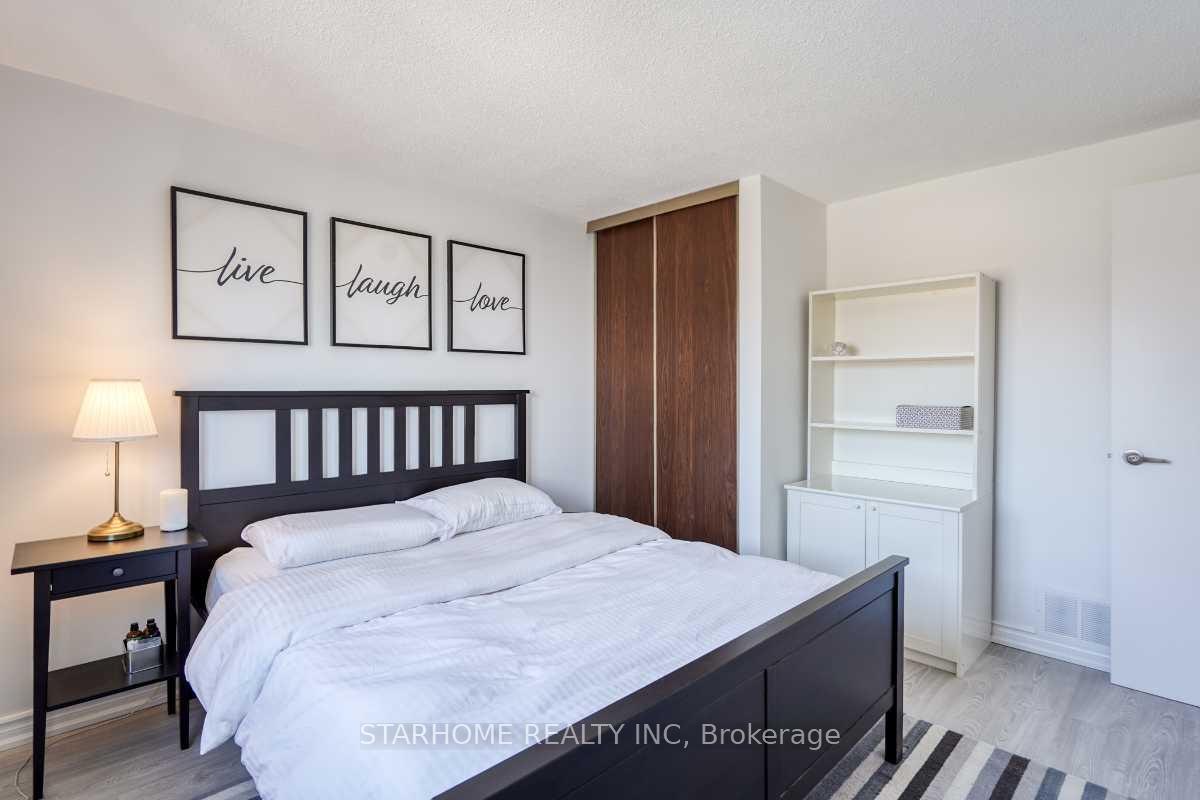Photo 21 of 8 Amberwood Square, Brampton, Heart Lake West — HOMEH