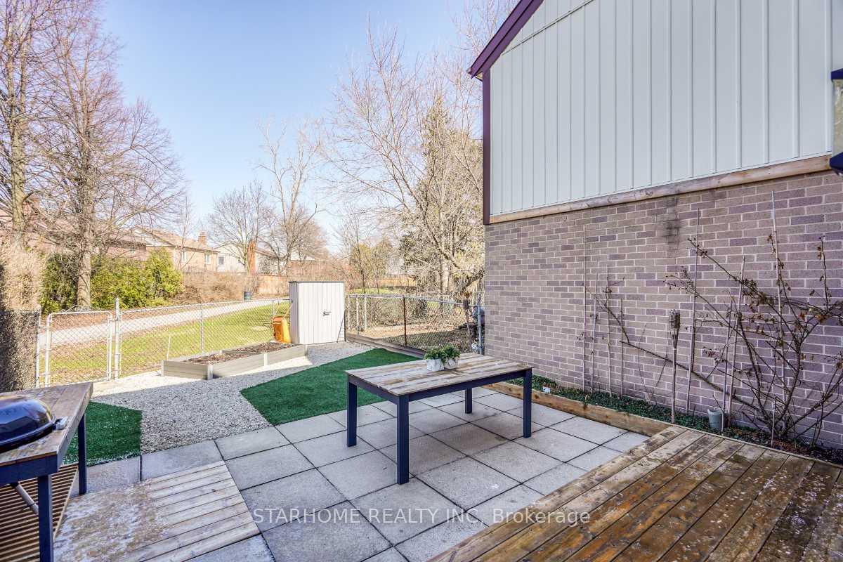 Photo 29 of 8 Amberwood Square, Brampton, Heart Lake West — HOMEH