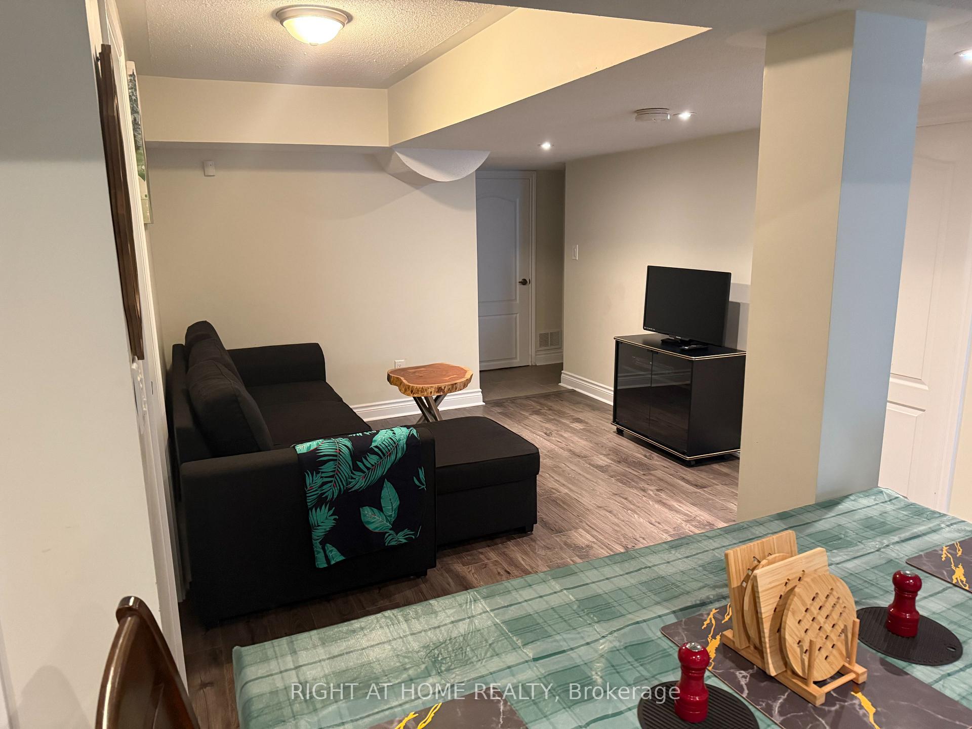 Photo 2 of Unit Basement unit, 65 Fallowfield Road, Brampton, Credit Valley — HOMEH
