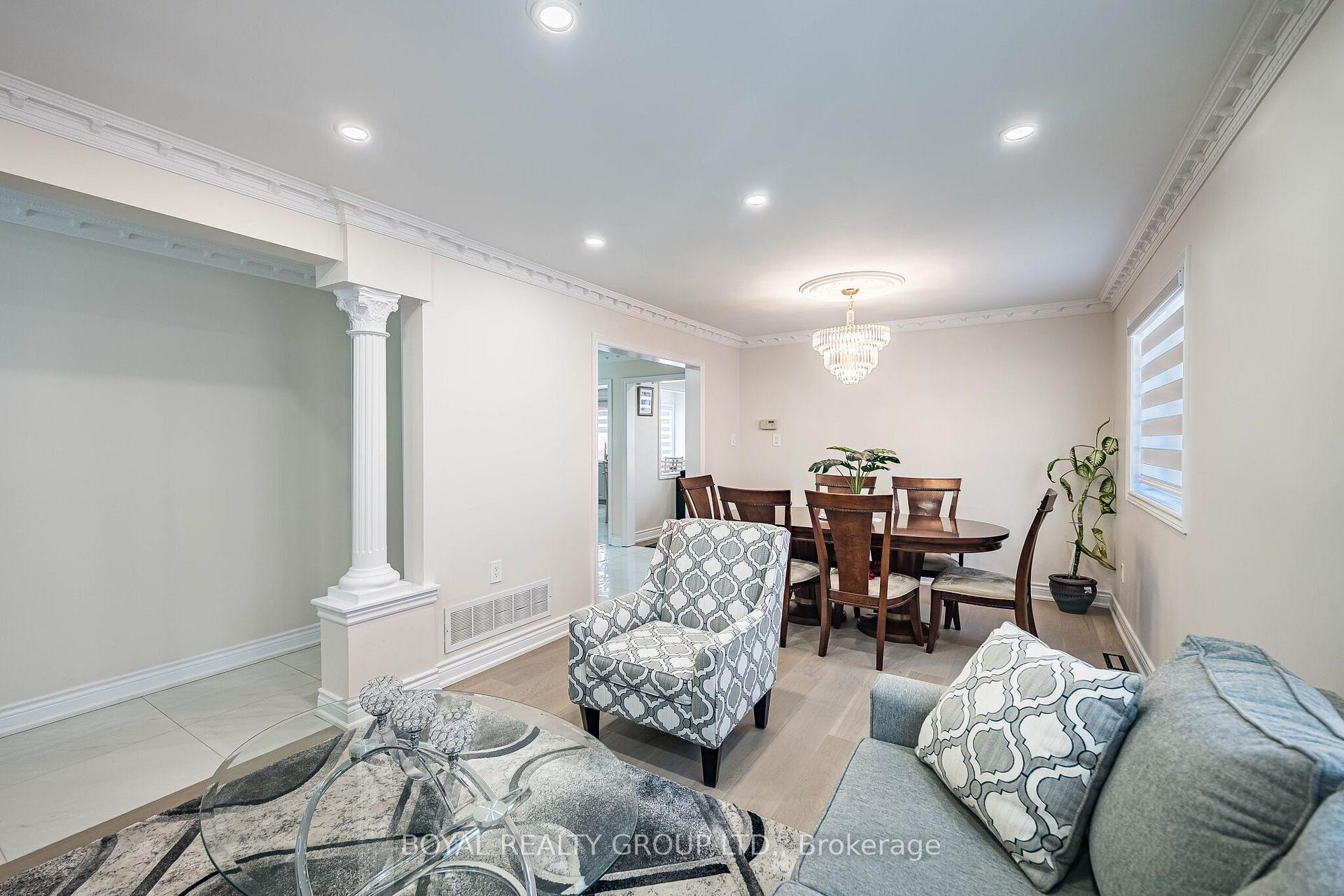 Photo 13 of 8 Coniferous Court, Brampton, Sandringham-Wellington — HOMEH