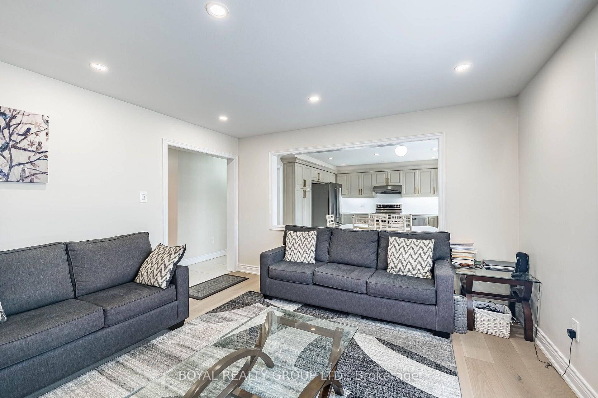 Photo 17 of 8 Coniferous Court, Brampton, Sandringham-Wellington — HOMEH