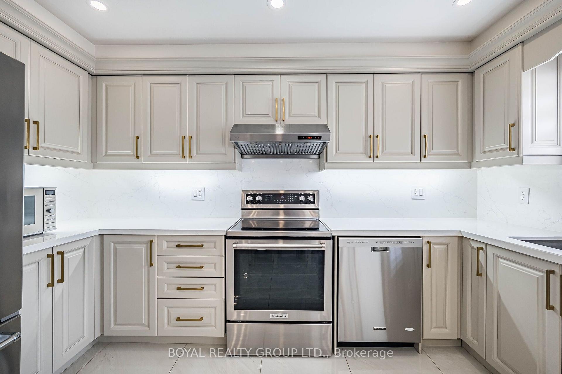 Photo 20 of 8 Coniferous Court, Brampton, Sandringham-Wellington — HOMEH