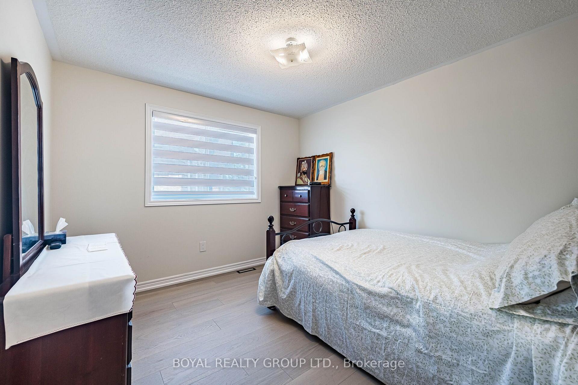 Photo 39 of 8 Coniferous Court, Brampton, Sandringham-Wellington — HOMEH