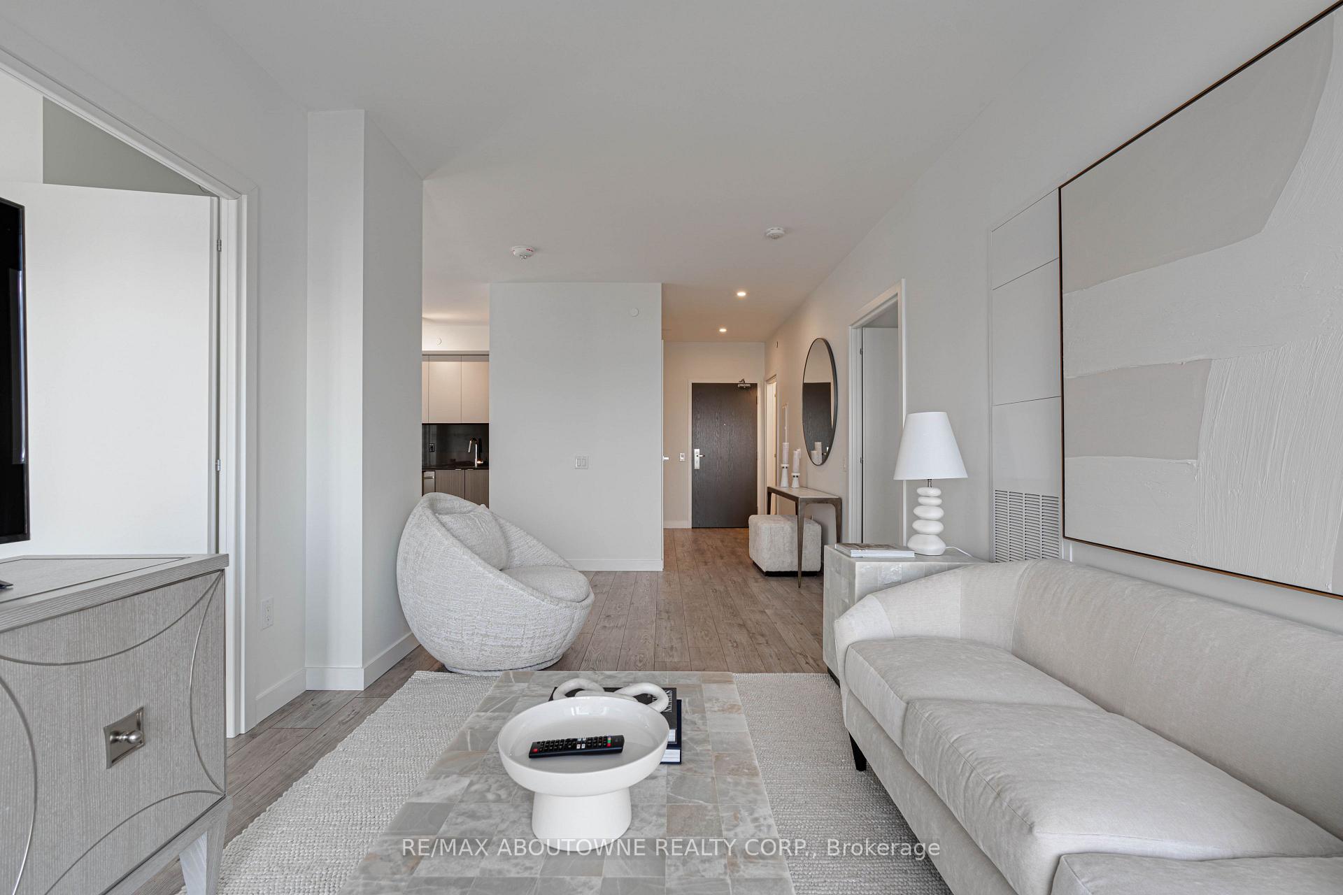Photo 6 of Unit B0811, 133 Bronte Road, Oakville, Bronte — HOMEH