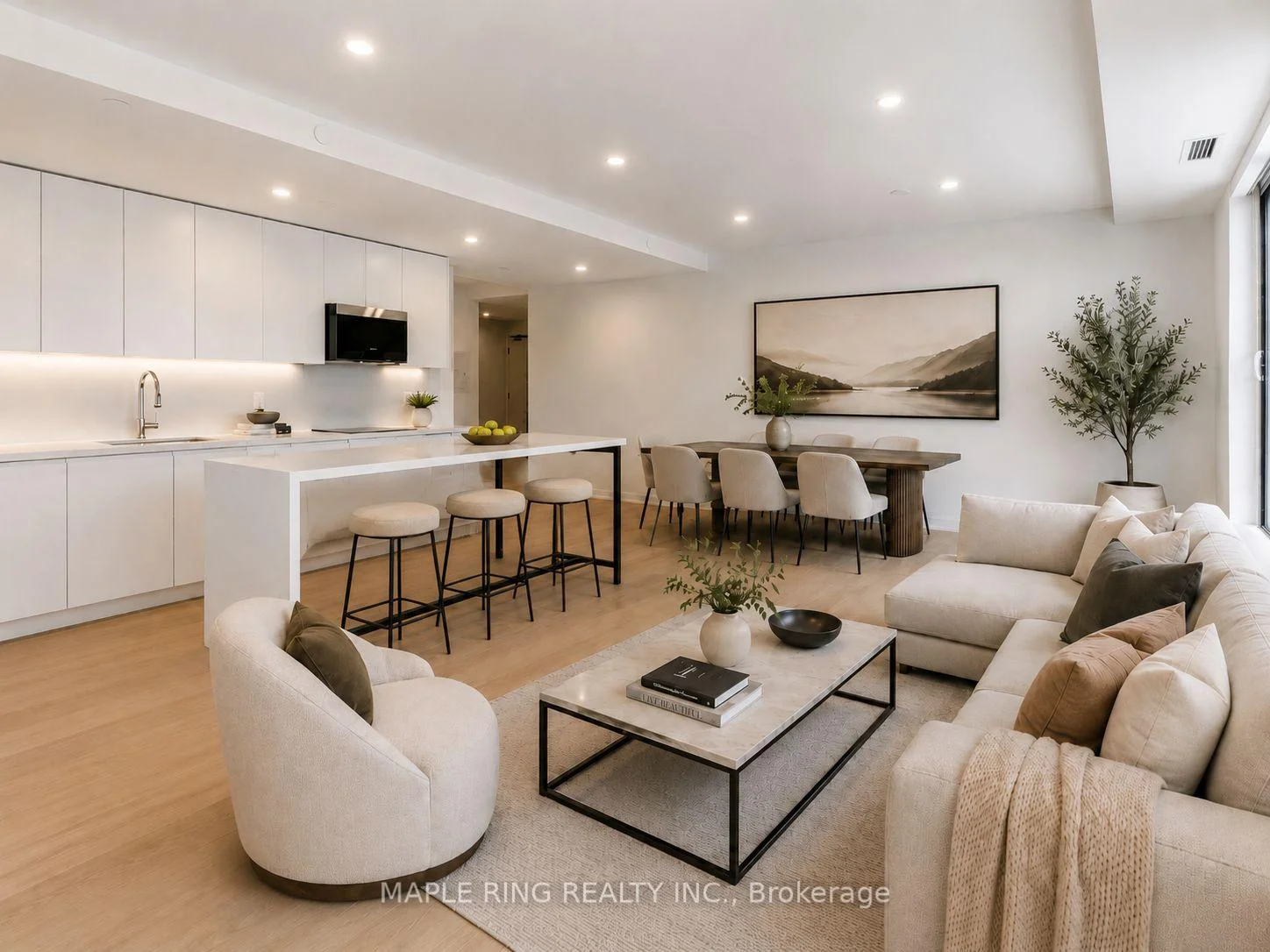 Photo 2 of Unit 704, 474 Caldari Road, Vaughan, Concord — HOMEH