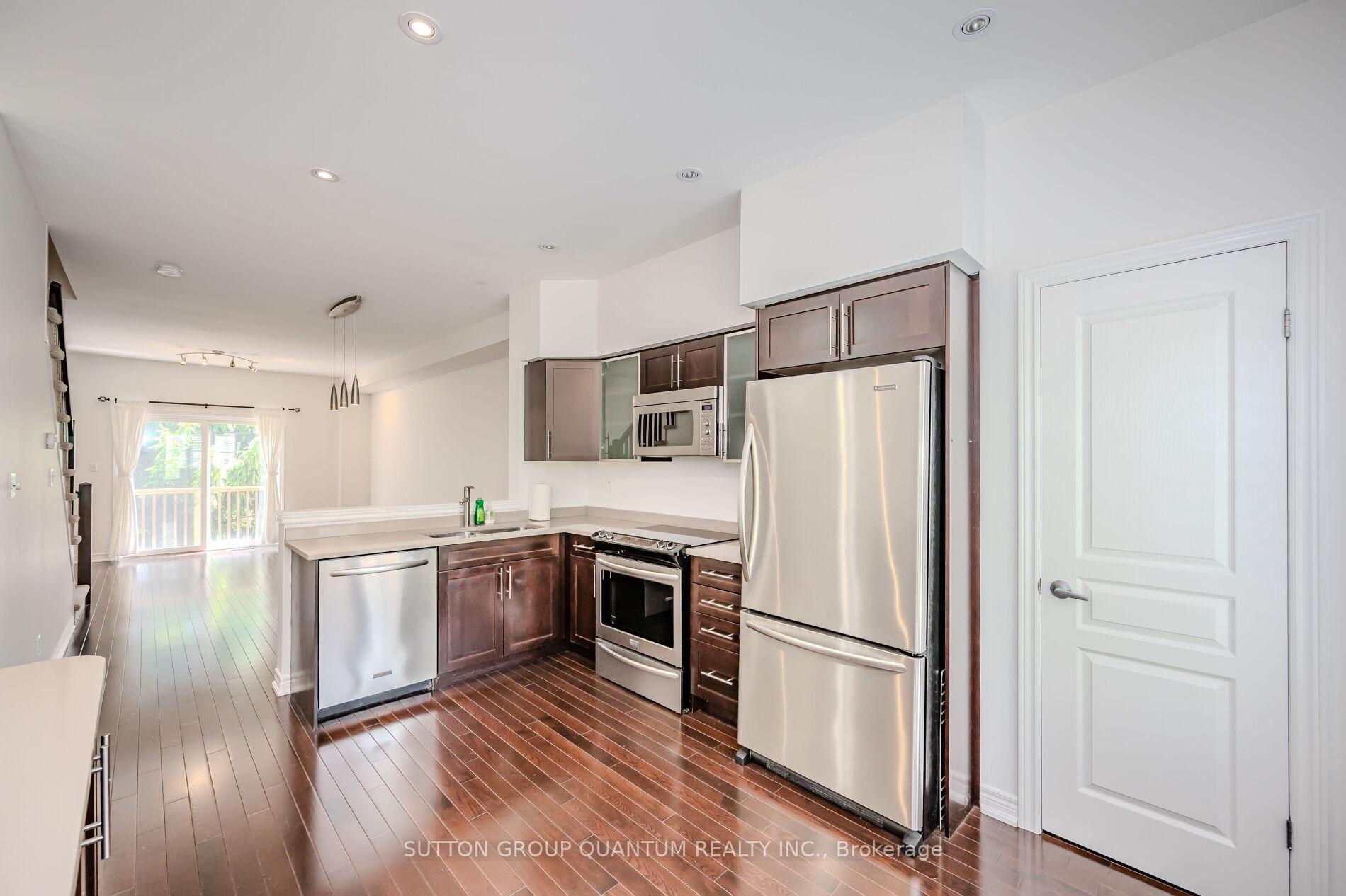 Photo 3 of 4304 Ingram, Burlington, Shoreacres — HOMEH