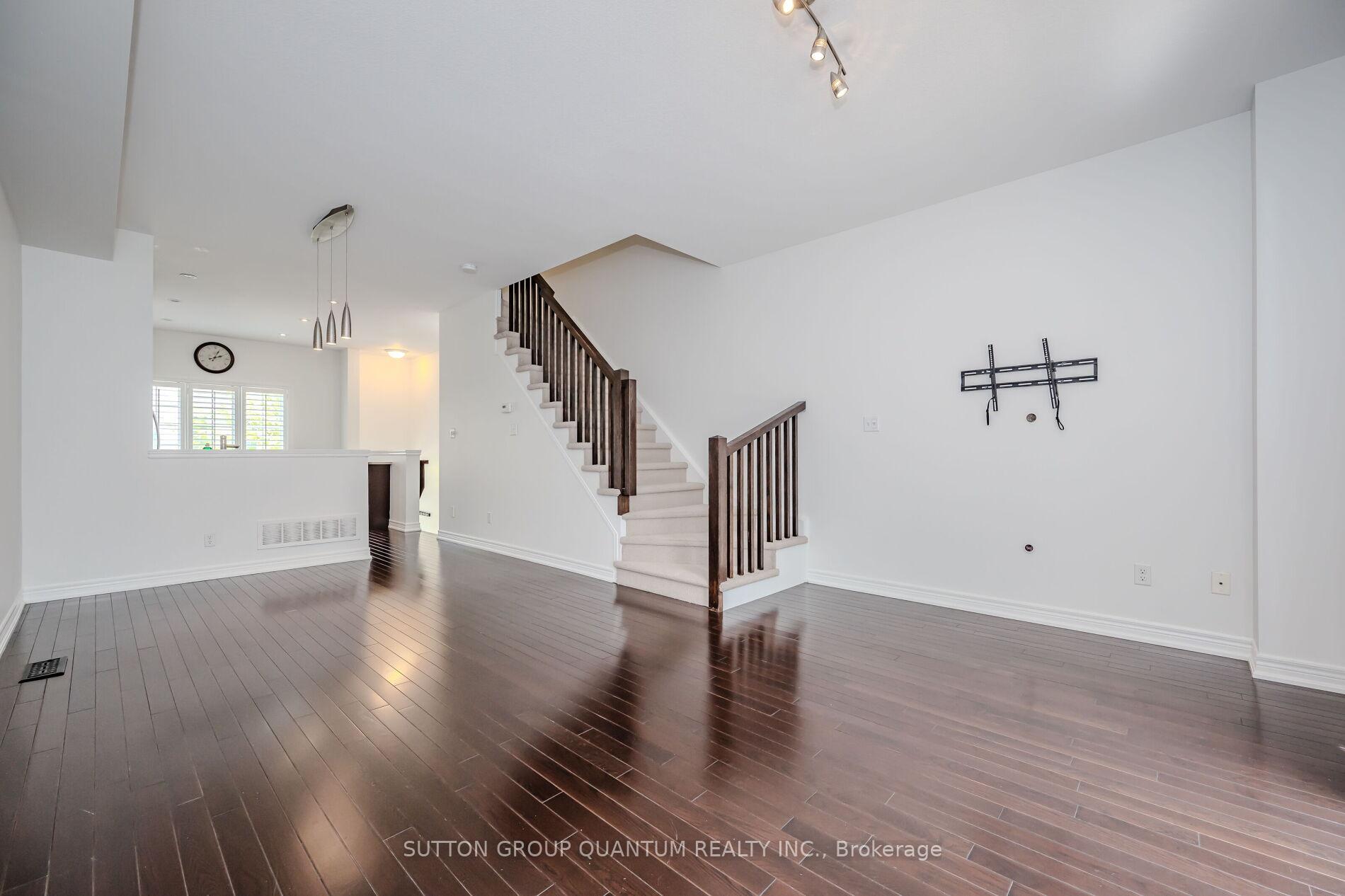 Photo 7 of 4304 Ingram, Burlington, Shoreacres — HOMEH