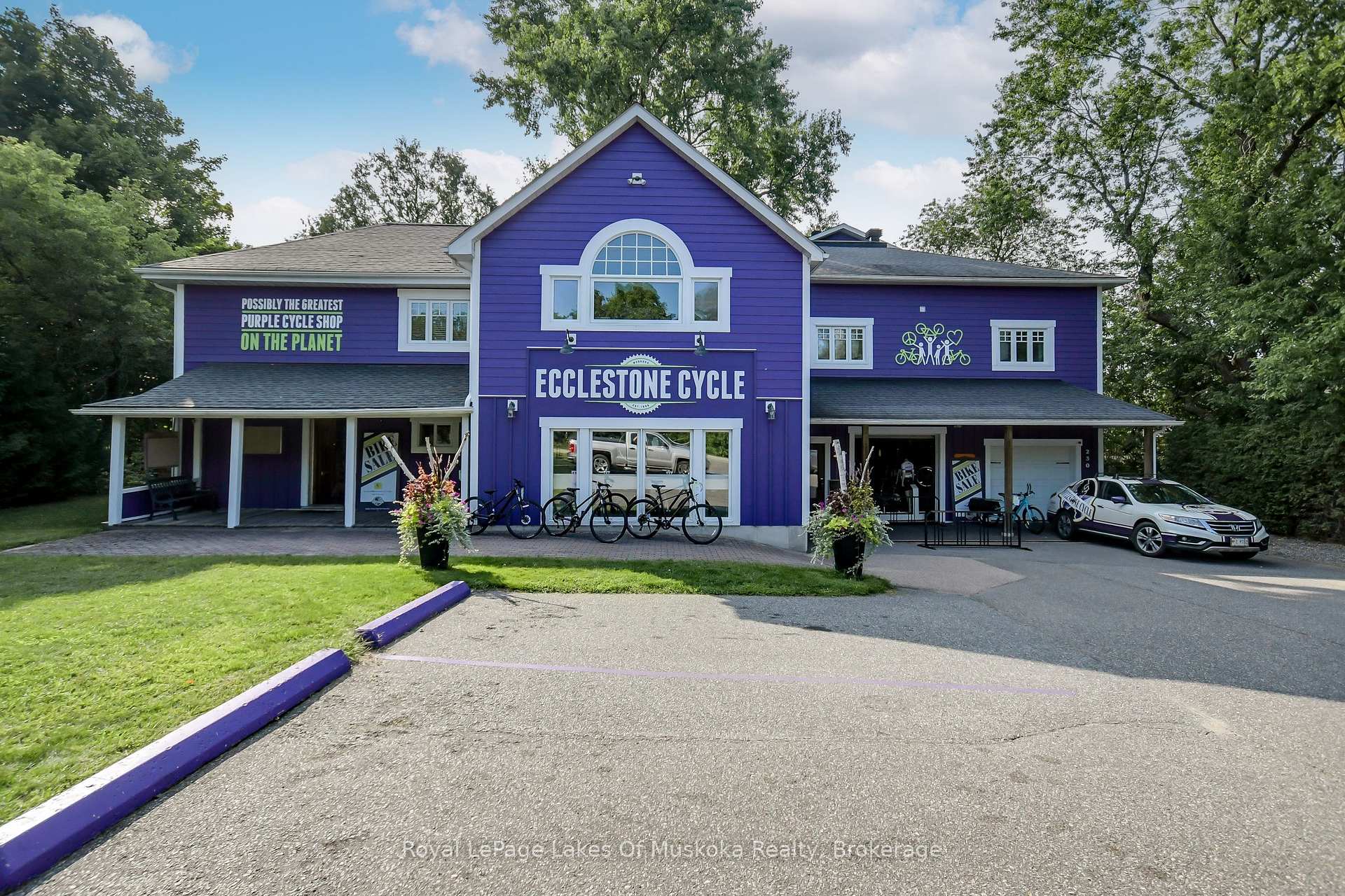 Photo 2 of 230 Ecclestone Drive, Bracebridge — HOMEH