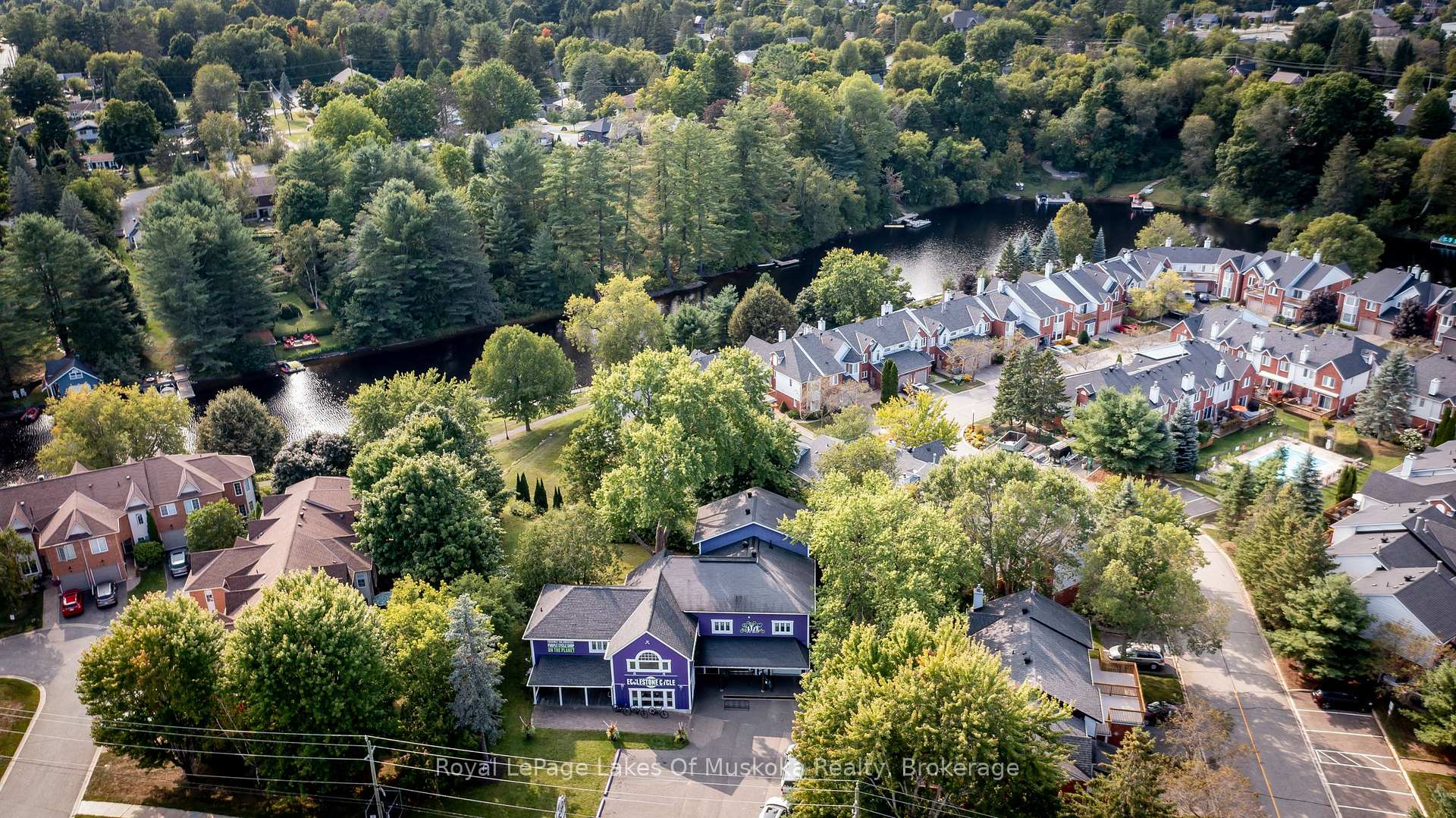 Photo 3 of 230 Ecclestone Drive, Bracebridge — HOMEH