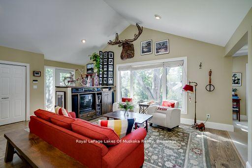 Photo 6 of 230 Ecclestone Drive, Bracebridge — HOMEH