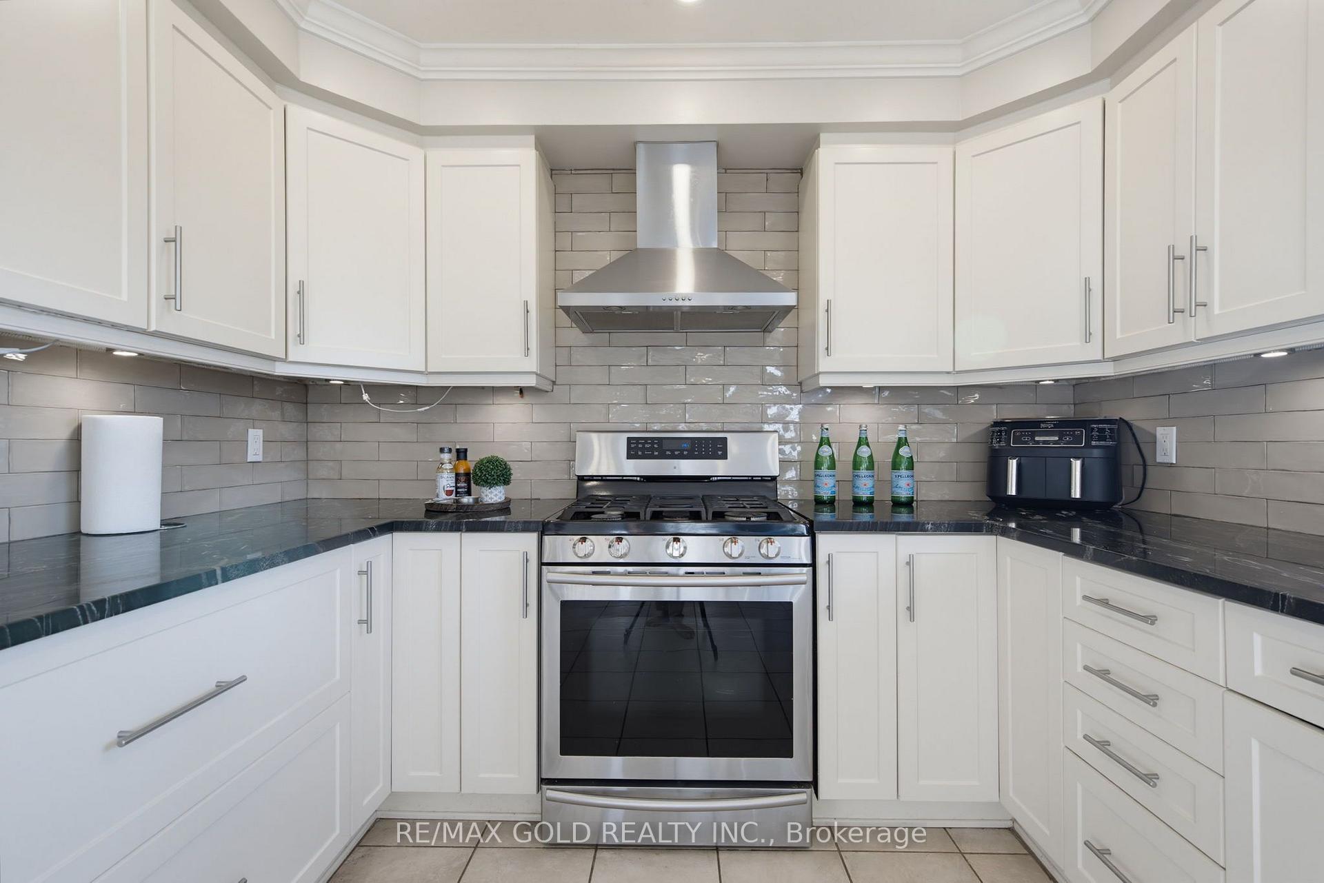 Photo 17 of 38 Silverbirch Place, Whitby, Pringle Creek — HOMEH