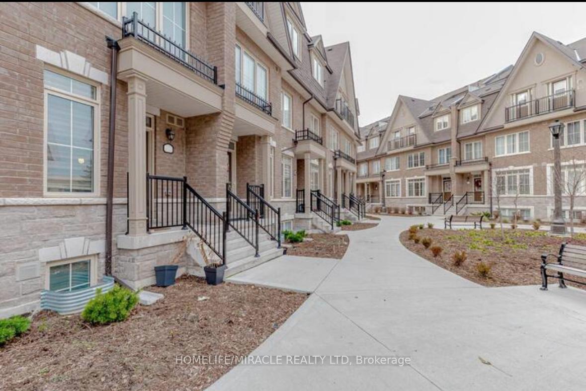 Photo 2 of 181 Parktree Drive, Vaughan, Maple — HOMEH