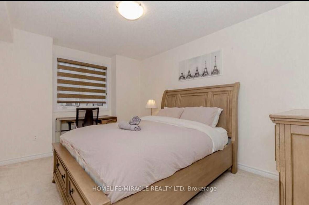 Photo 6 of 181 Parktree Drive, Vaughan, Maple — HOMEH