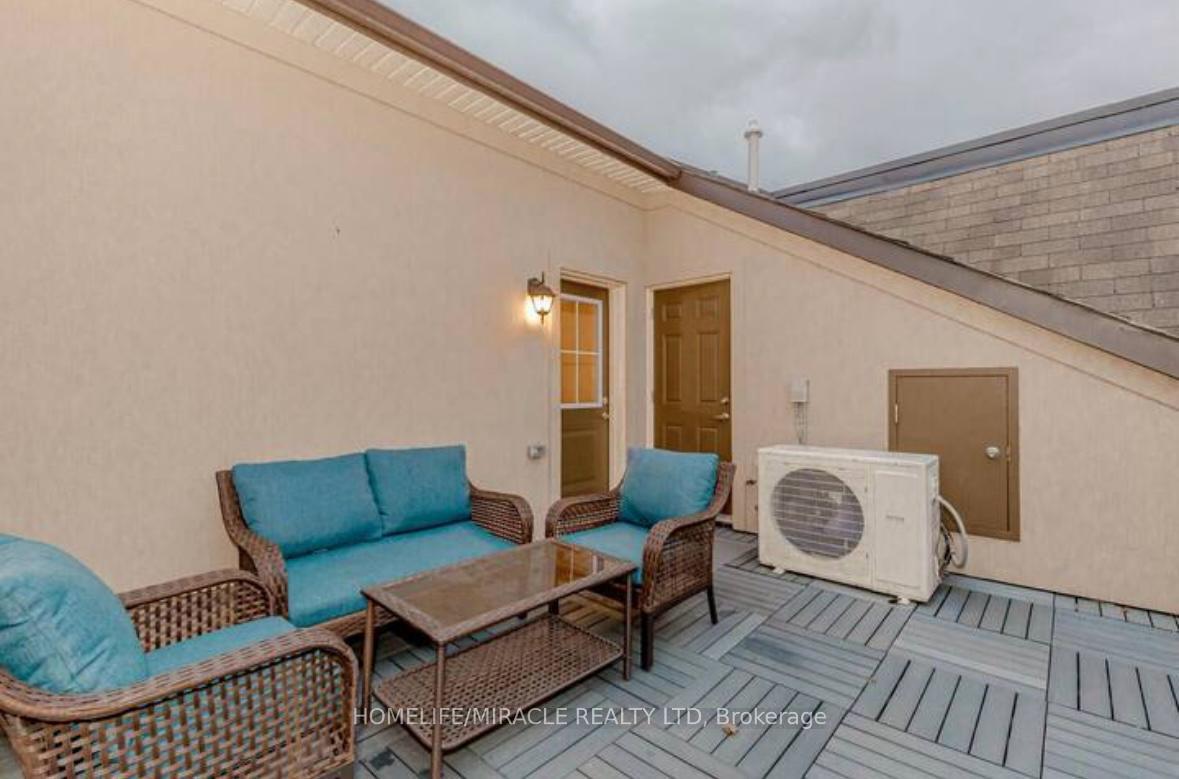 Photo 7 of 181 Parktree Drive, Vaughan, Maple — HOMEH