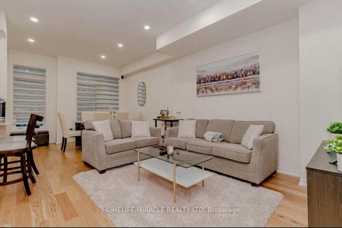 Photo 13 of 181 Parktree Drive, Vaughan, Maple — HOMEH