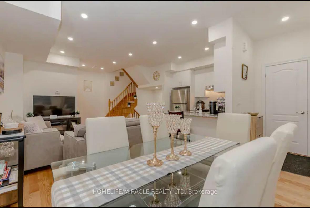 Photo 15 of 181 Parktree Drive, Vaughan, Maple — HOMEH