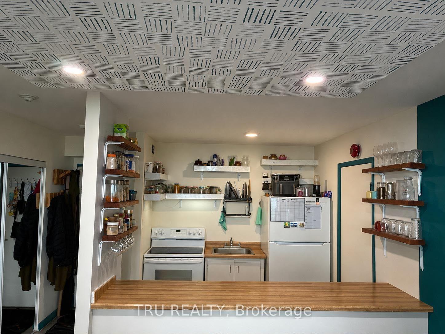 Photo 3 of Unit 801, 2019 Bank Street, Ottawa, Ellwood — HOMEH