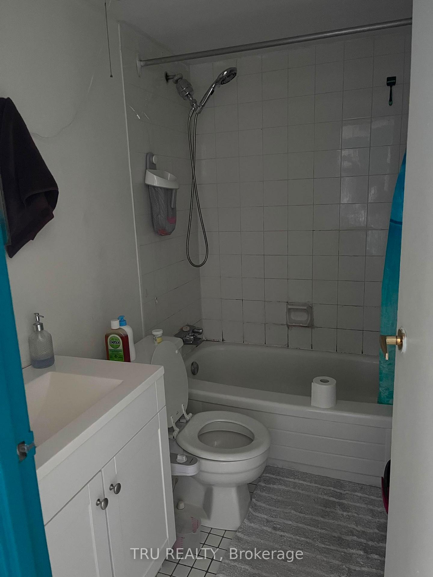 Photo 7 of Unit 801, 2019 Bank Street, Ottawa, Ellwood — HOMEH