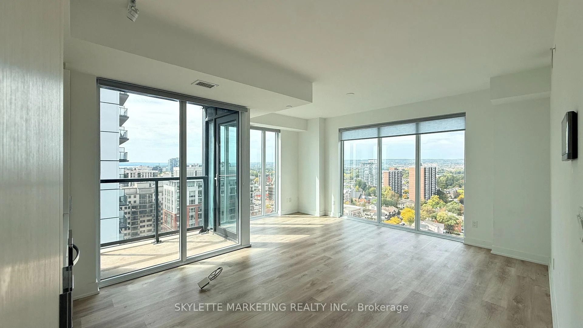 Photo of Unit 1810, 370 Martha Street