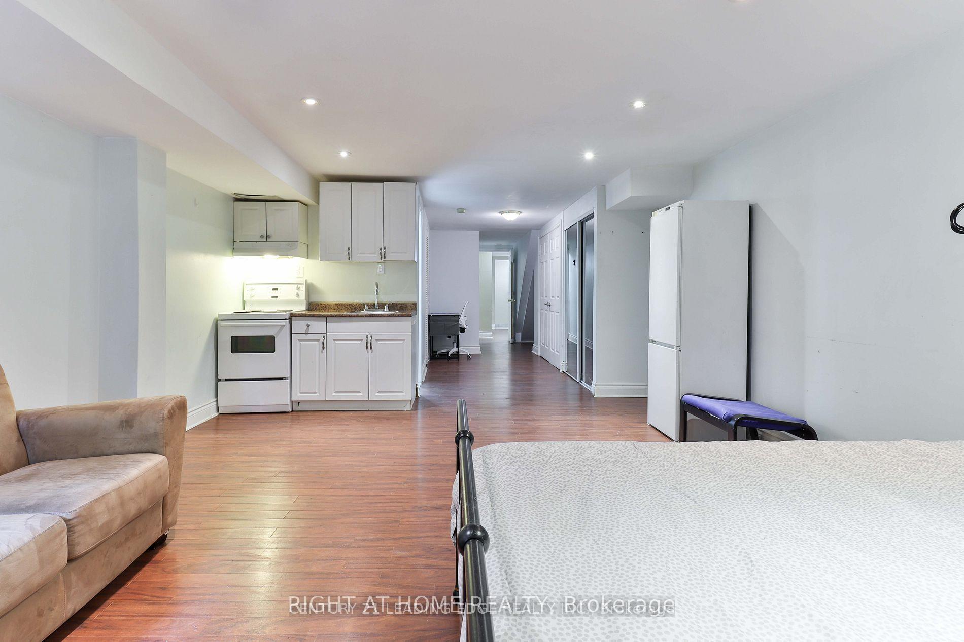 Photo 1 of Unit (Bsmt), 143 Gamble Avenue, Toronto, East York — HOMEH