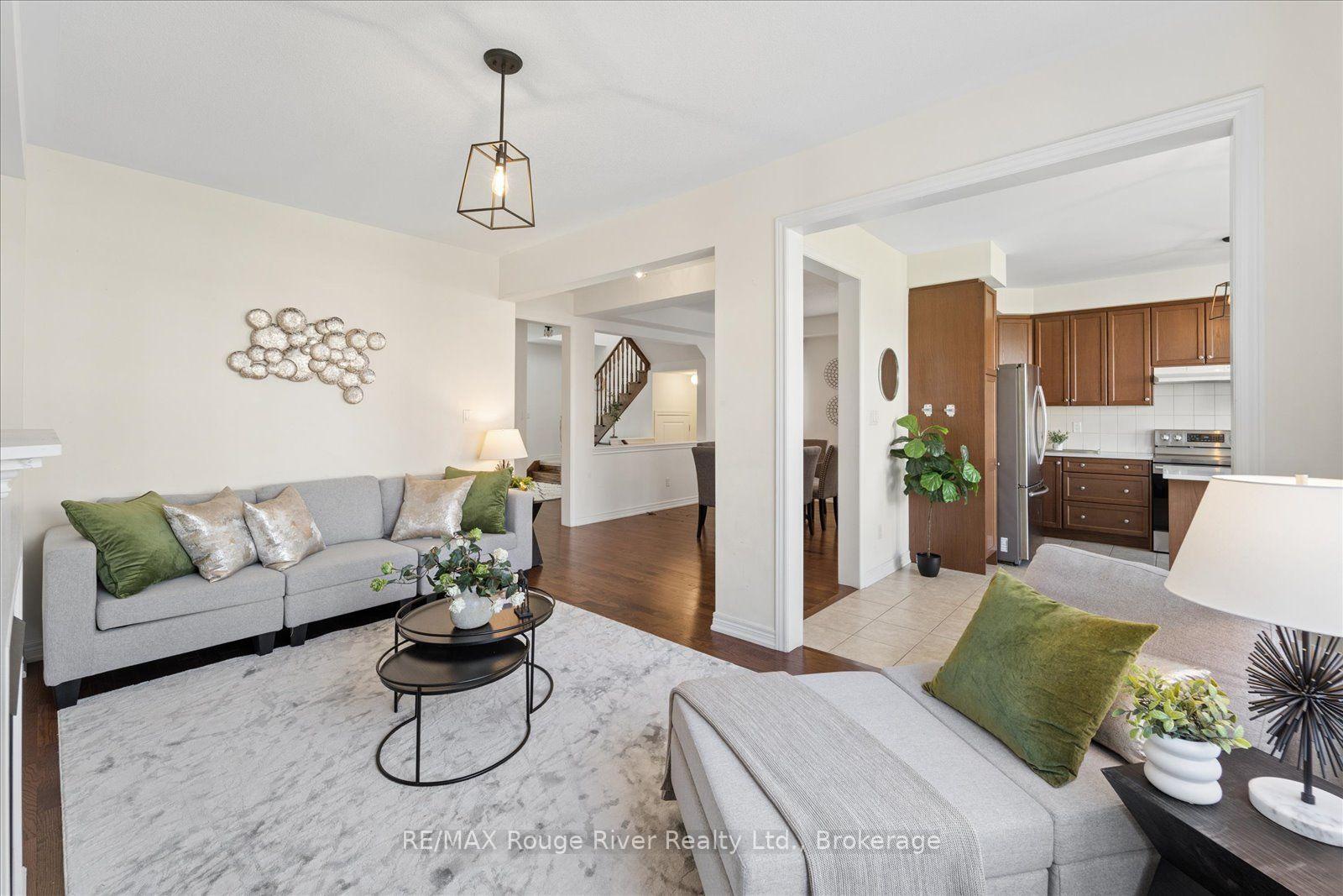 Photo 18 of 12 Bill Hutchinson Crescent, Clarington, Bowmanville — HOMEH