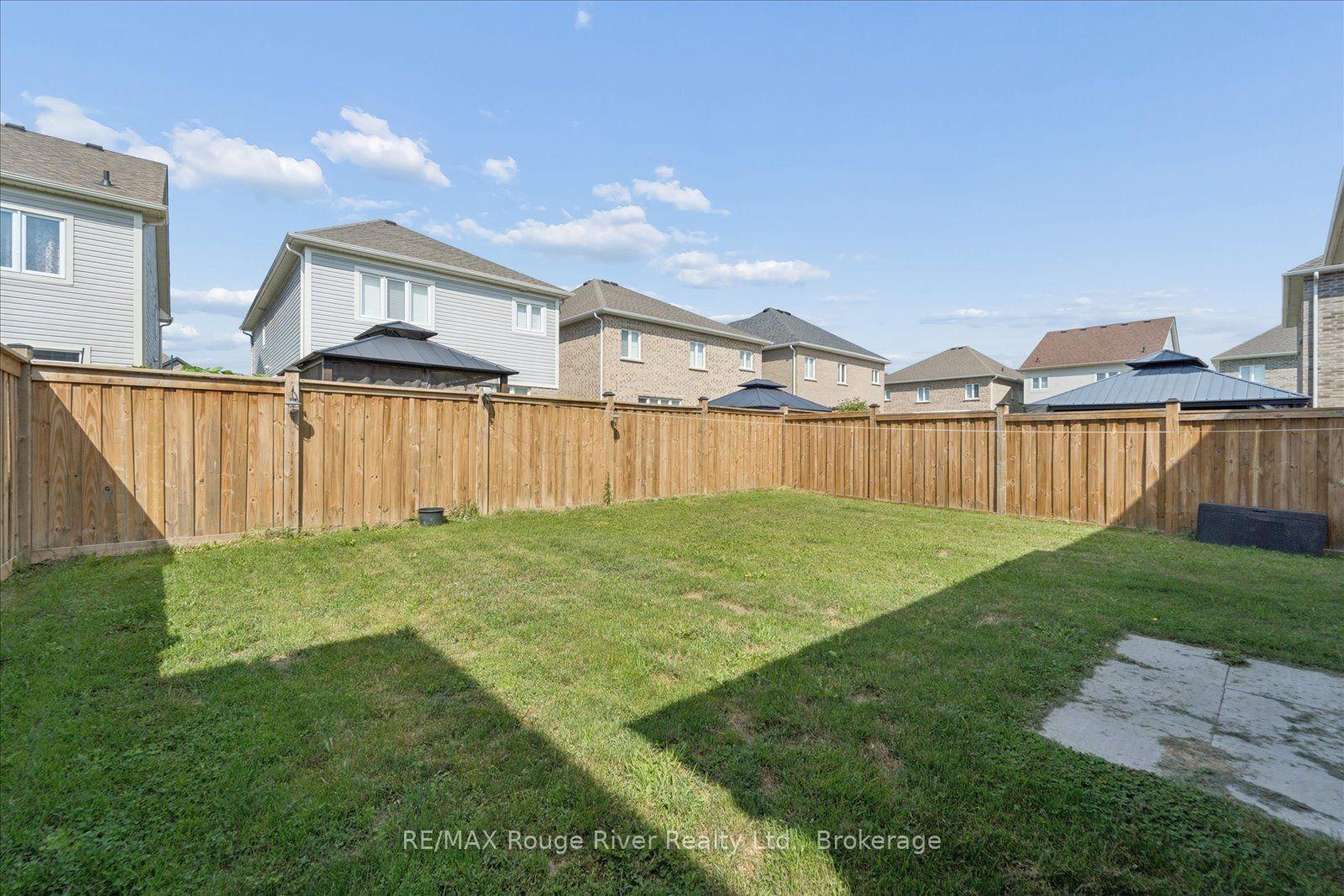 Photo 49 of 12 Bill Hutchinson Crescent, Clarington, Bowmanville — HOMEH