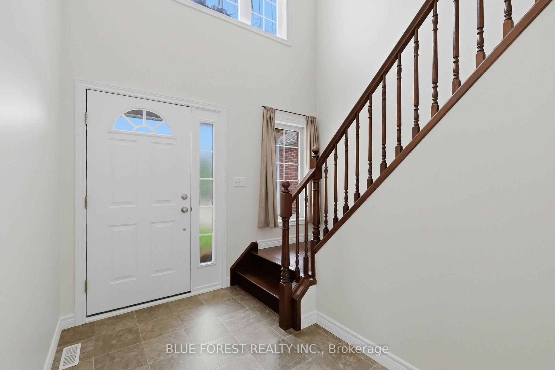 Photo 5 of 1888 Stackhouse Crescent, London, North C — HOMEH