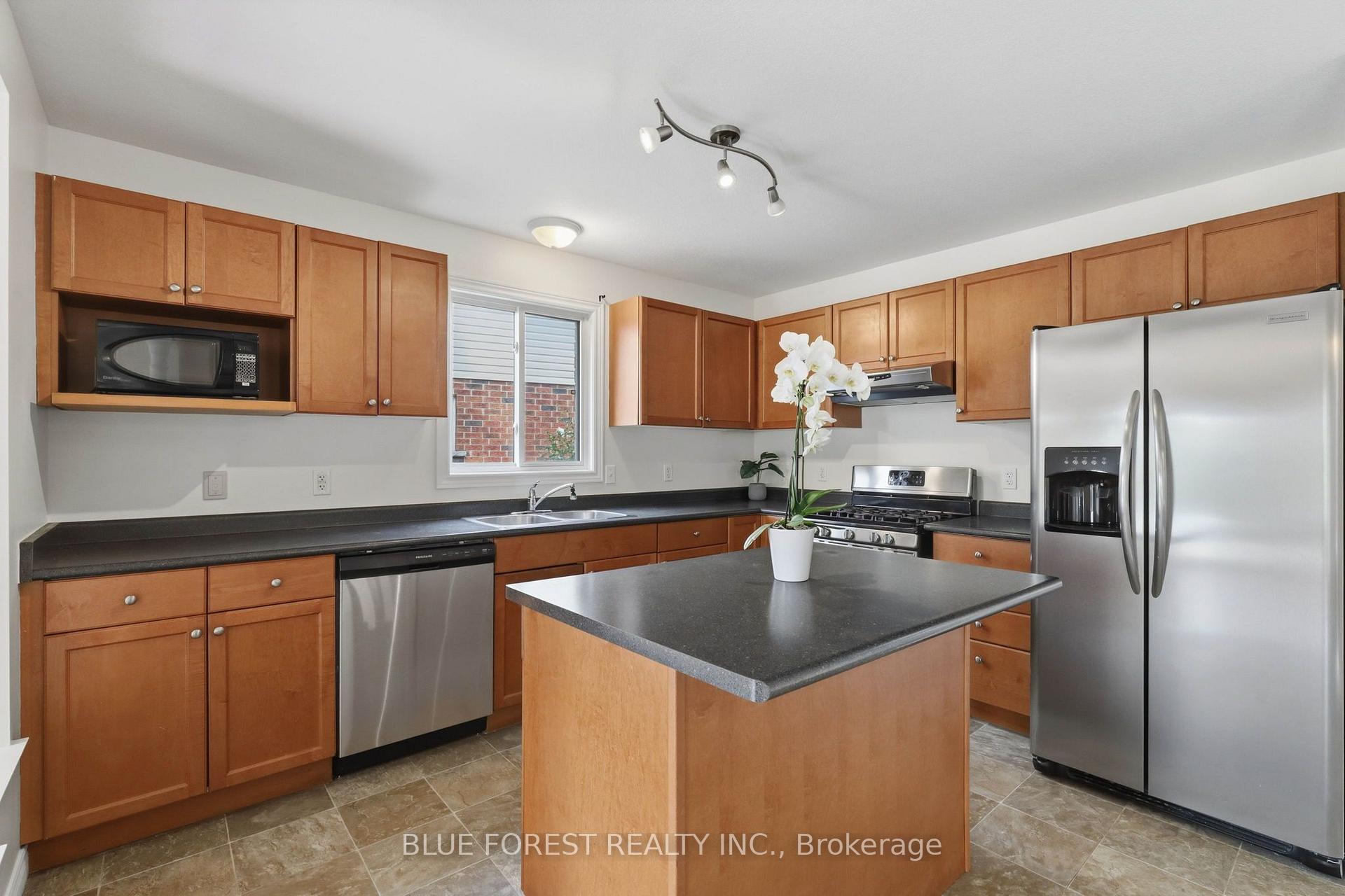 Photo 9 of 1888 Stackhouse Crescent, London, North C — HOMEH