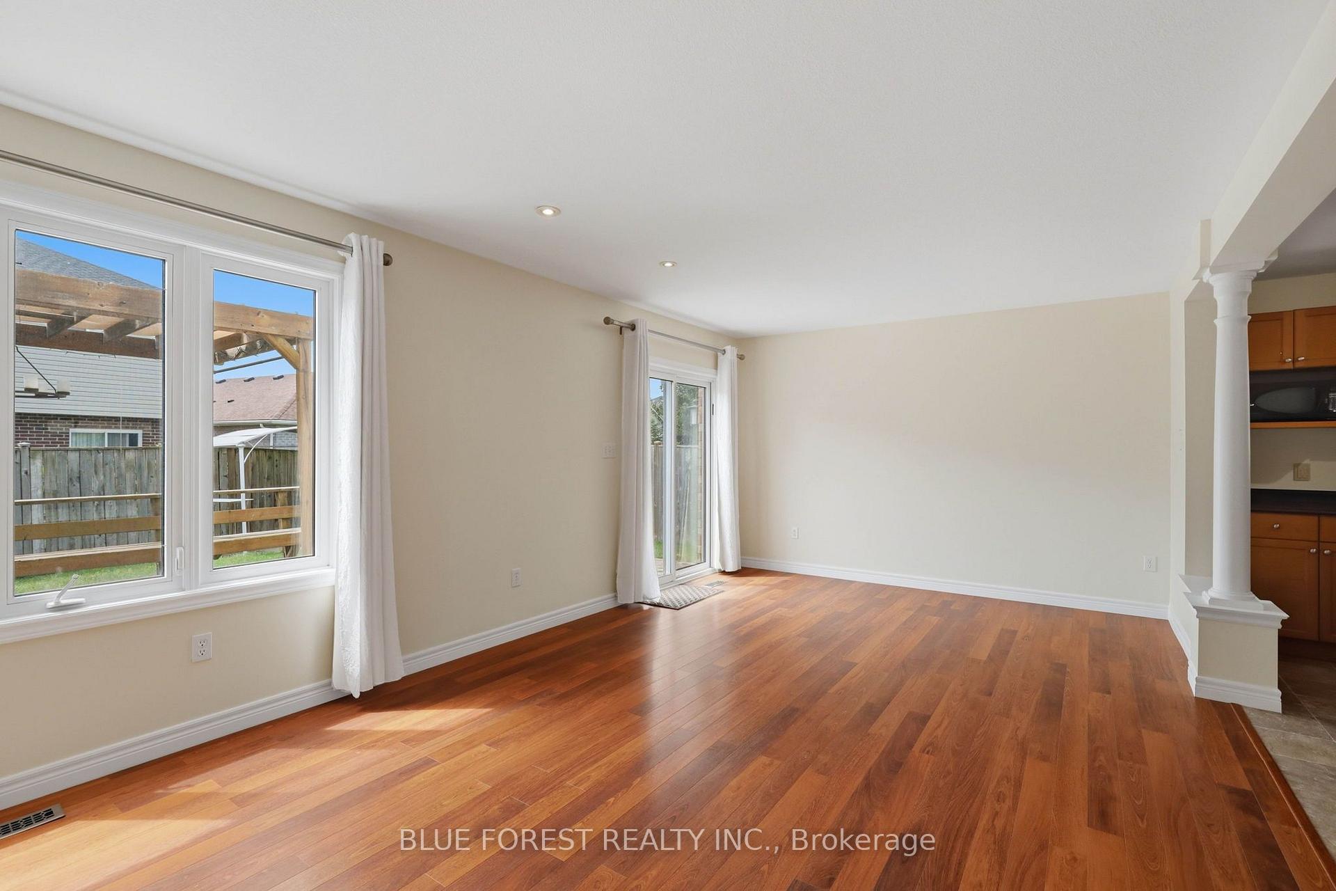 Photo 14 of 1888 Stackhouse Crescent, London, North C — HOMEH