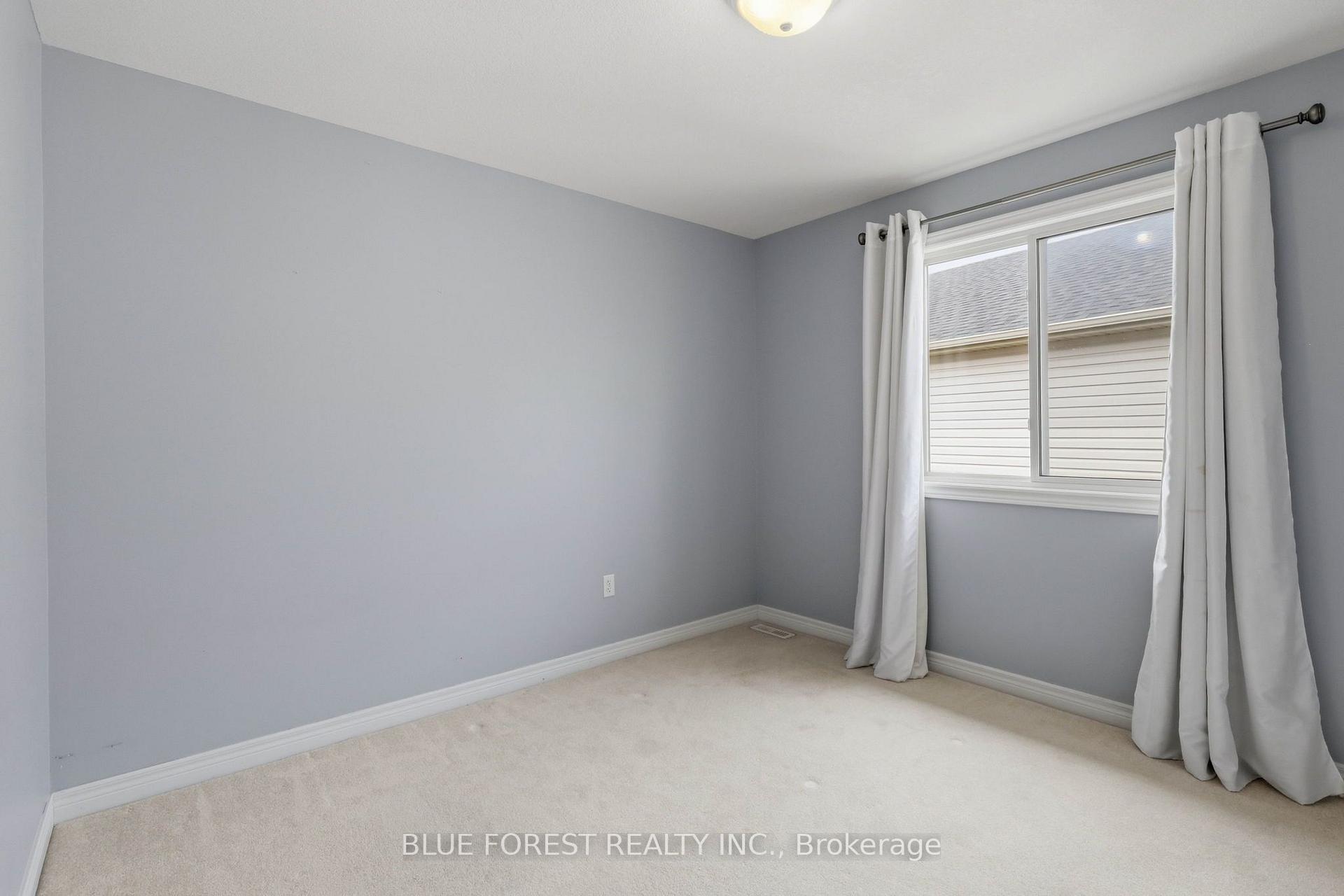 Photo 31 of 1888 Stackhouse Crescent, London, North C — HOMEH