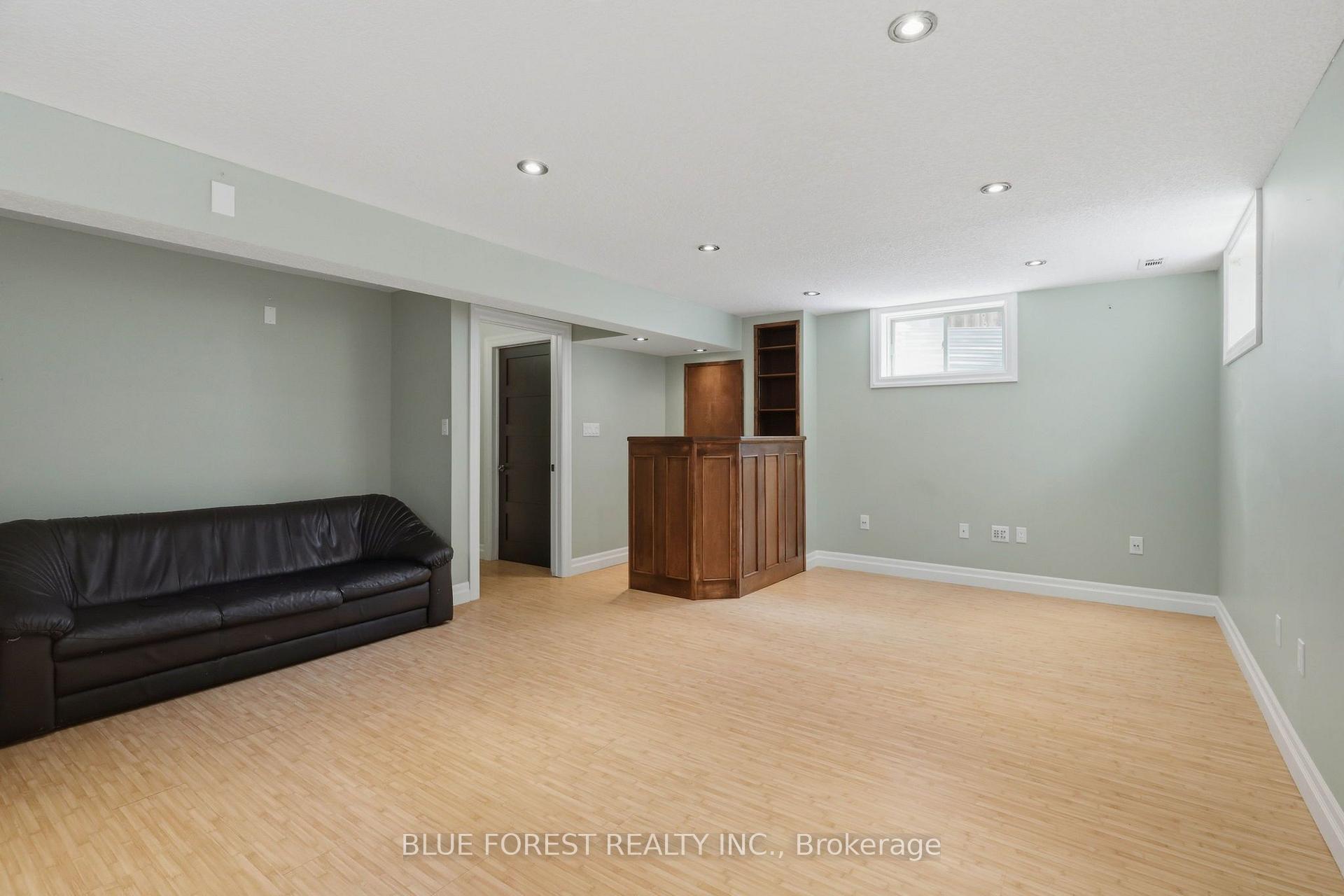Photo 41 of 1888 Stackhouse Crescent, London, North C — HOMEH