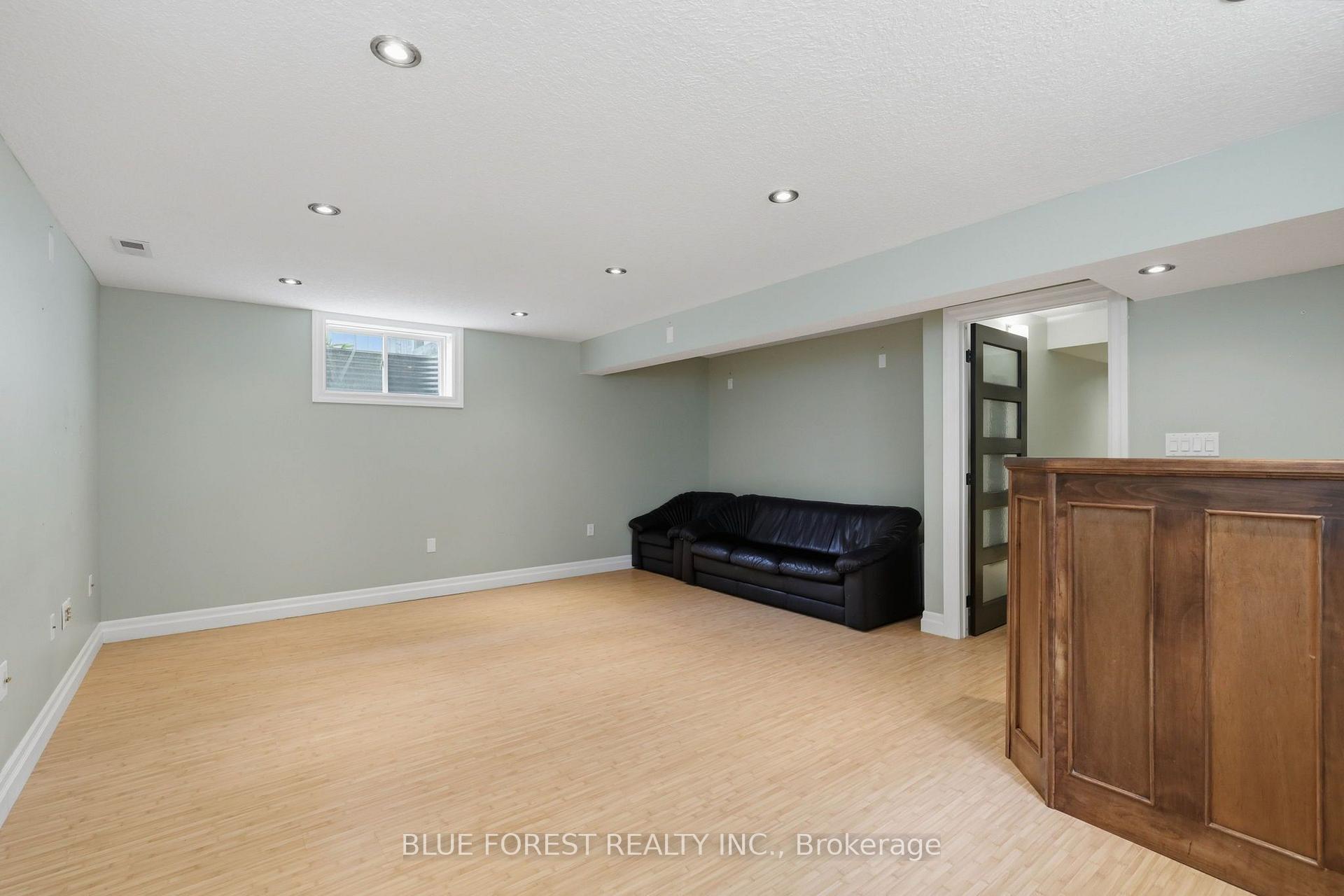 Photo 43 of 1888 Stackhouse Crescent, London, North C — HOMEH