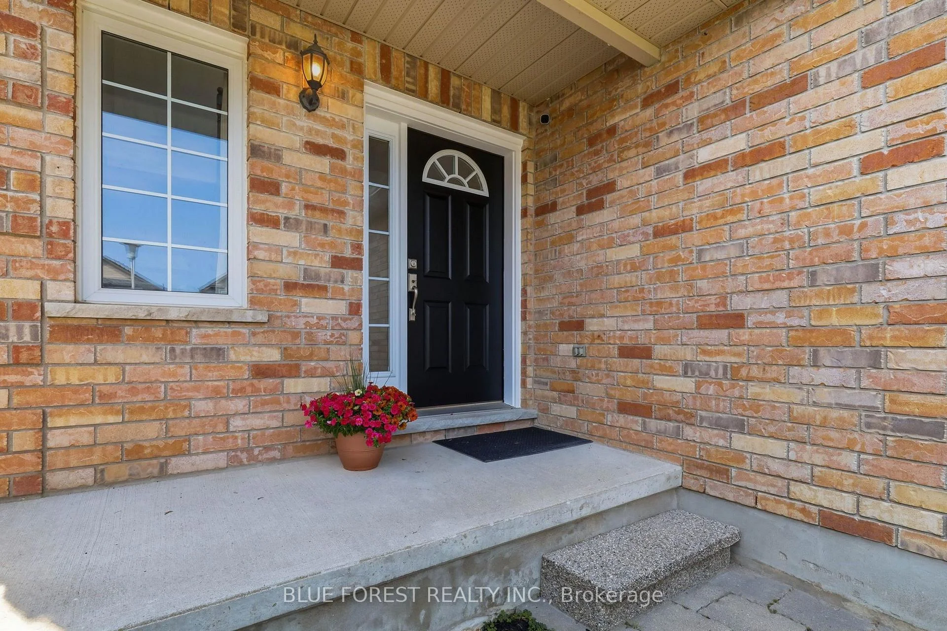 Photo 3 of 1888 Stackhouse Crescent, London, North C — HOMEH