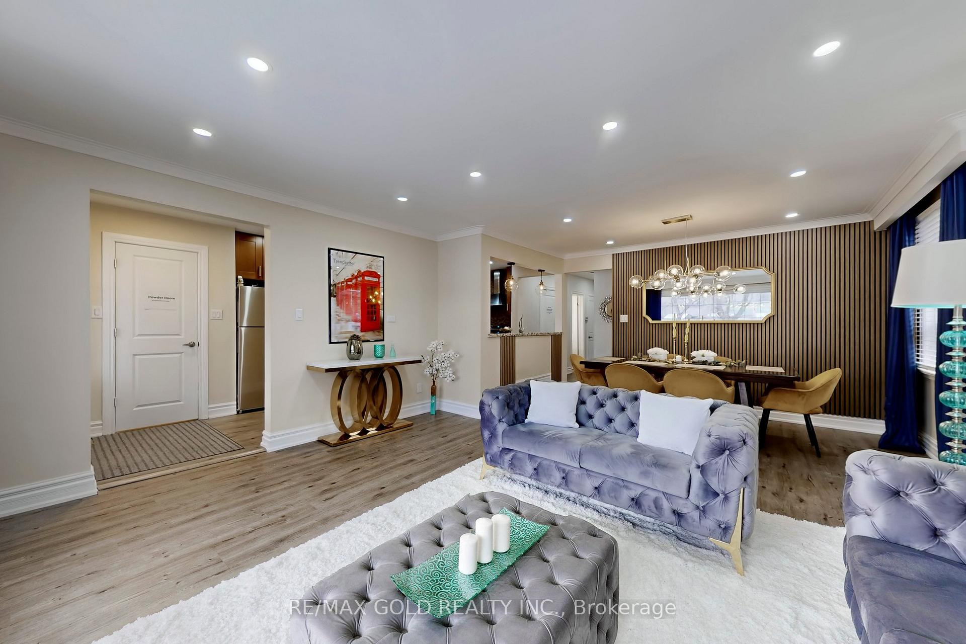 Photo 9 of 189 Kingsview Boulevard, Etobicoke, Kingsview Village-The Westway — HOMEH