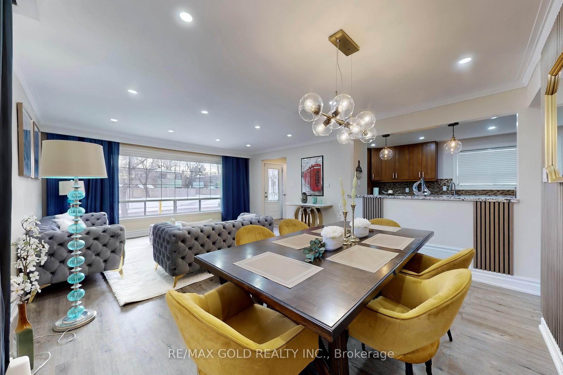Photo 12 of 189 Kingsview Boulevard, Etobicoke, Kingsview Village-The Westway — HOMEH